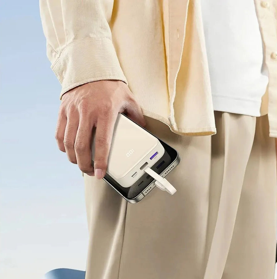 Zewnętrzna bateria UGREEN PB521, 20000mAh, 30W, QC + PD, 1 x USB-A - 2 x USB-C, Biała