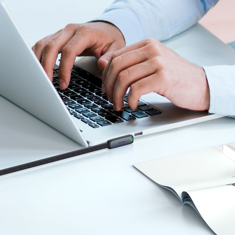 Kabel do danych i ładowania USB-C - USB-C McDodo CA-3360 Angled, 65W, 1.2m, Czarny