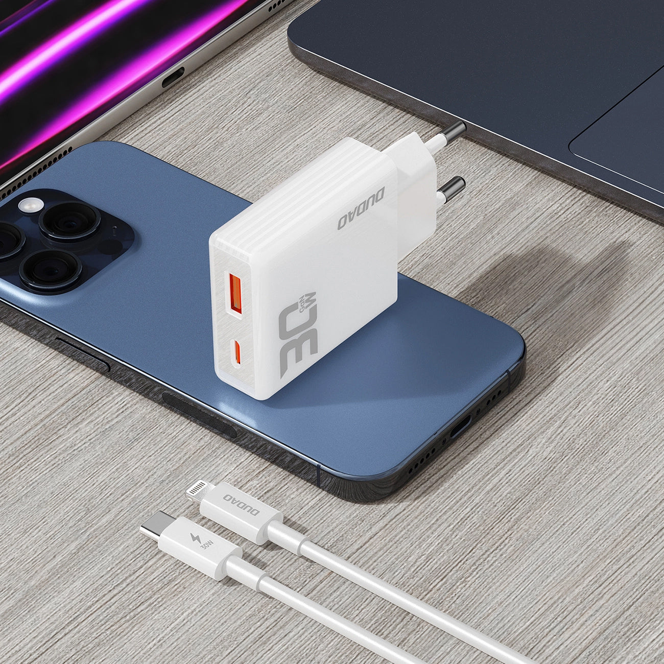 Ładowarka sieciowa Dudao A30EUL z kablem Lightning, 30 W, 3 A, 1 x USB-A - 1 x USB-C, biała