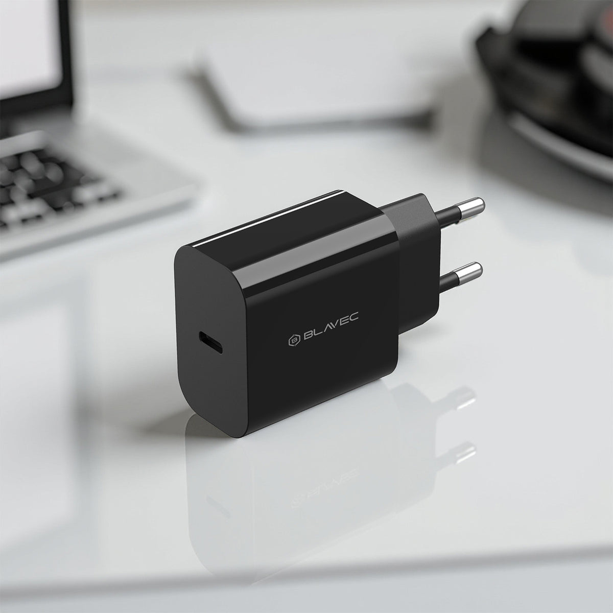Ładowarka sieciowa z kablem USB-C Blavec BC-7, 45W, 3A, 1 x USB-C, Czarna