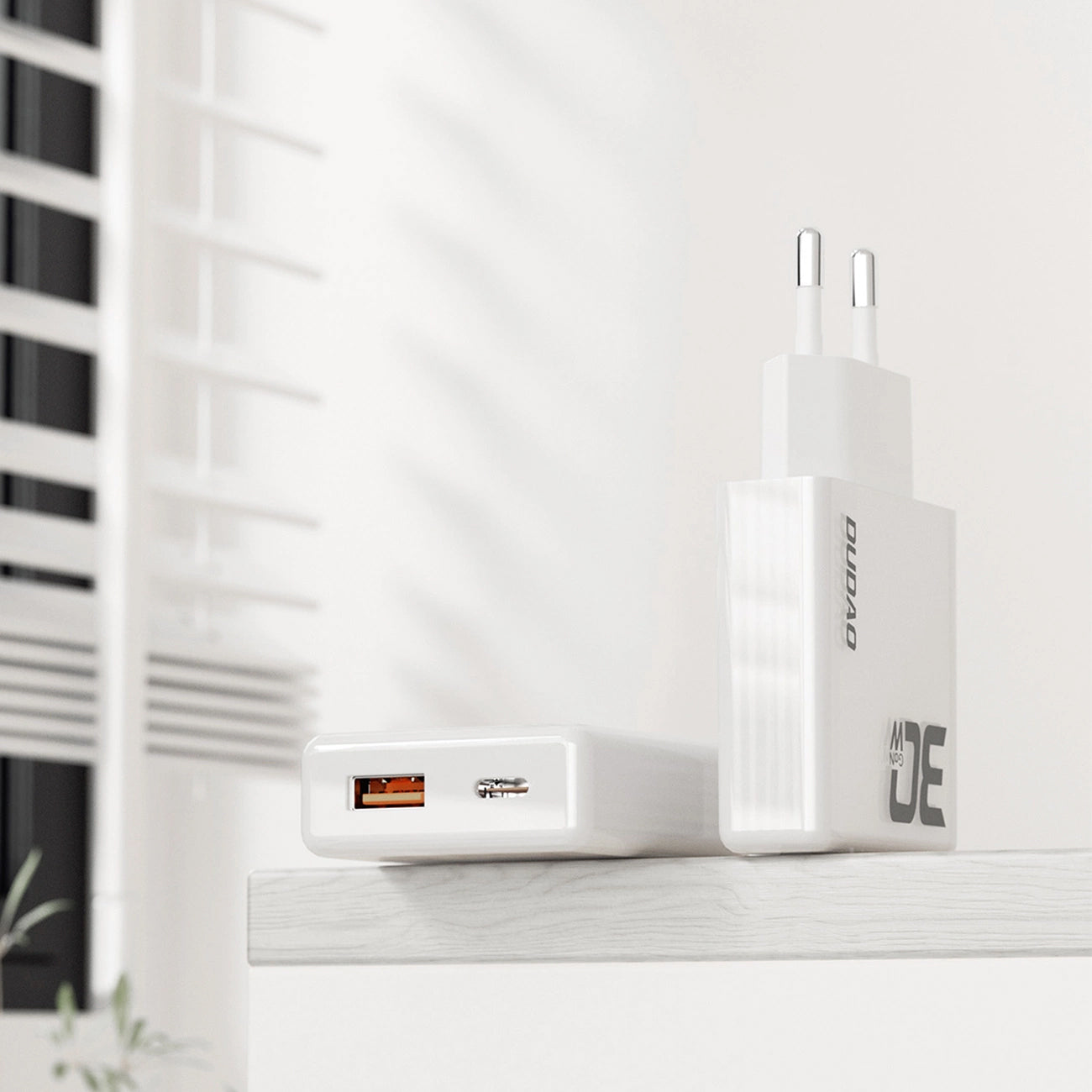 Ładowarka sieciowa Dudao A30EUL z kablem Lightning, 30 W, 3 A, 1 x USB-A - 1 x USB-C, biała