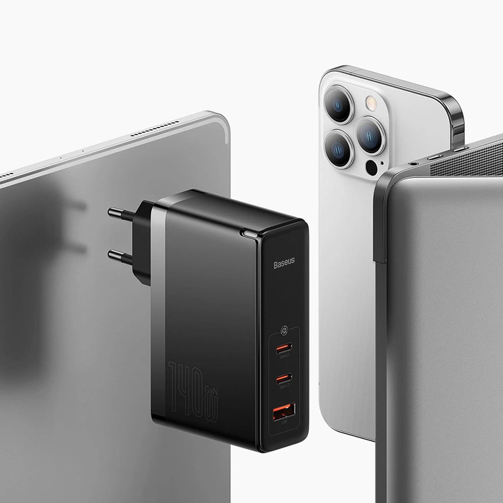 Ładowarka sieciowa z kablem USB-C Baseus GaN5 Pro, 140W, 5A, 1 x USB-A - 2 x USB-C, Biała CCGP100202