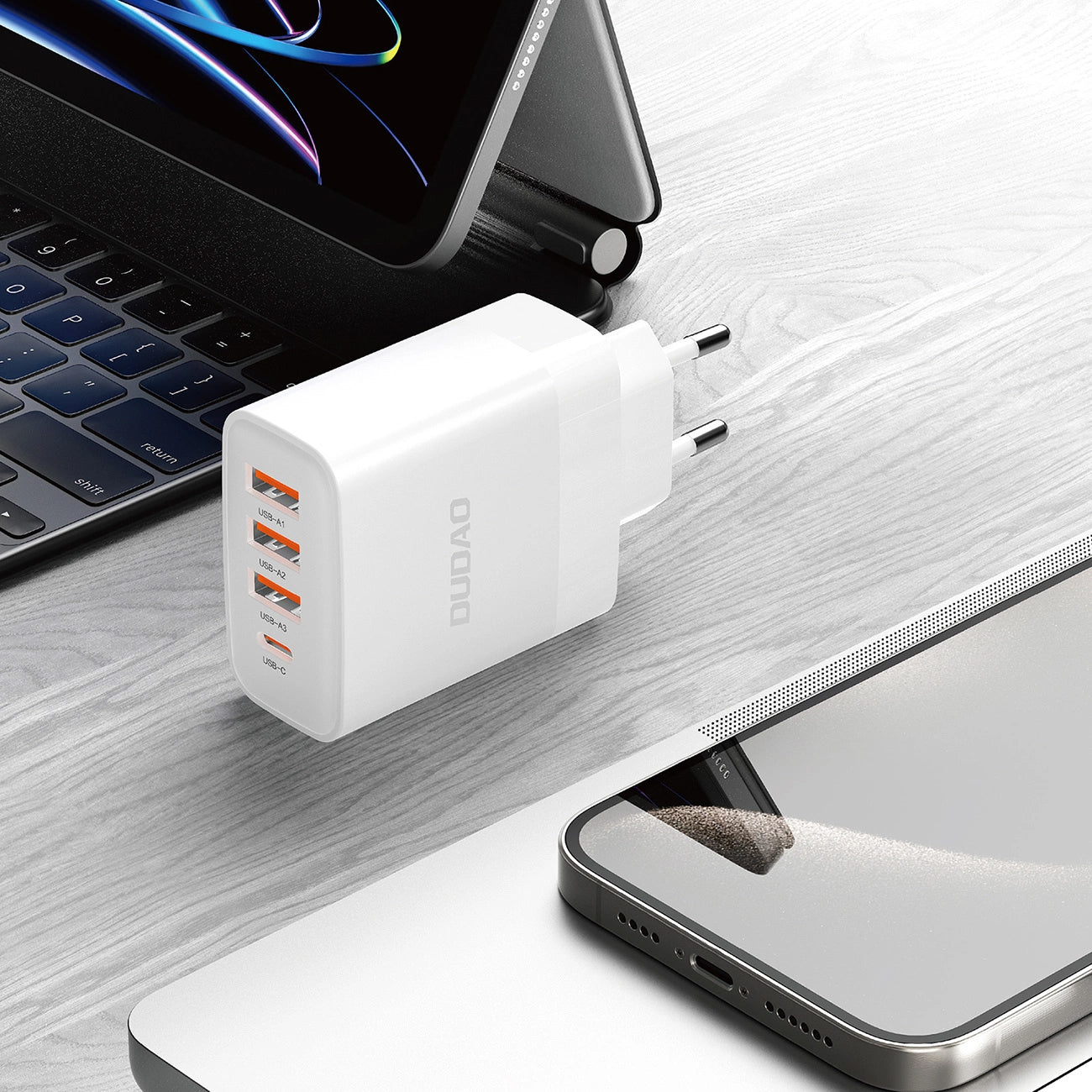 Ładowarka sieciowa Dudao A5HEU, 20W, 3A, 1 x USB-C - 3 x USB-A, biała