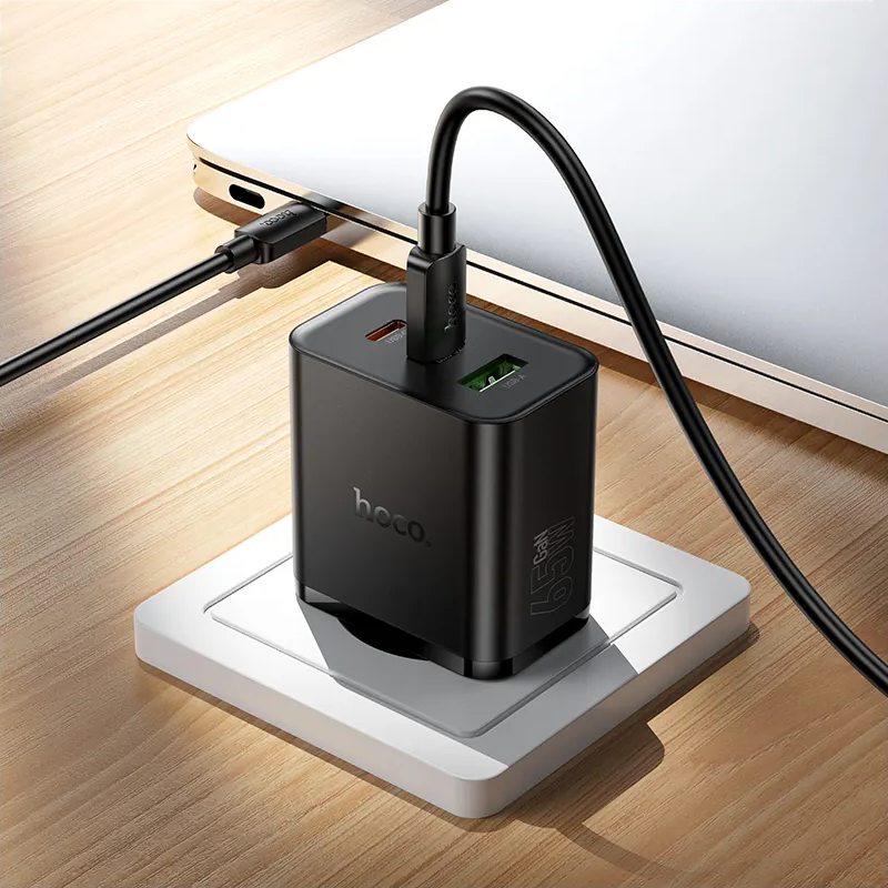 Ładowarka sieciowa HOCO N75, 65W, 3A, 1 x USB-A - 2 x USB-C, Czarny