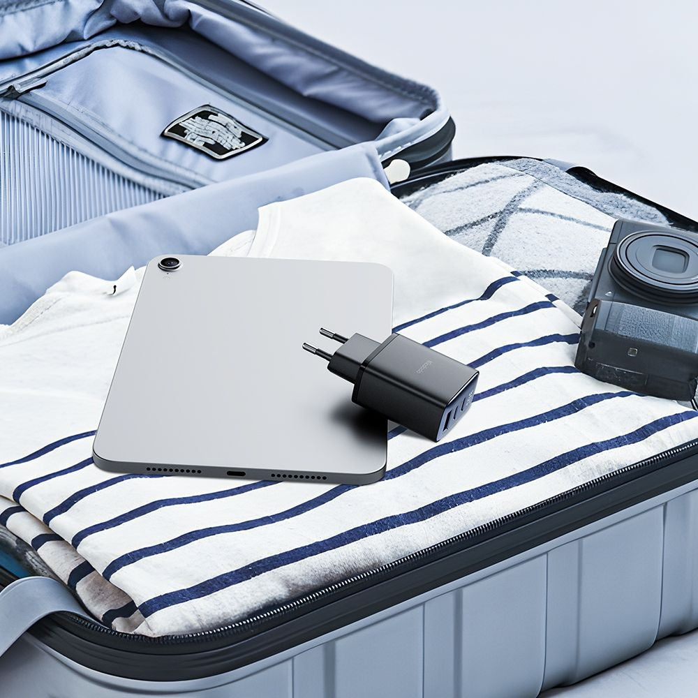 Ładowarka sieciowa McDodo CH-2180 Display, 30W, 3A, 1 x USB-A - 2 x USB-C, Czarny