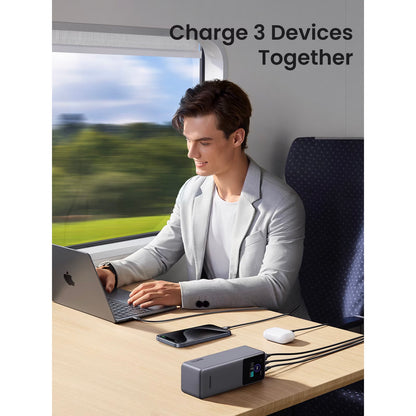 Zewnętrzna bateria UGREEN PB722, 25000mAh, 200W, QC + PD, 1 x USB-A - 2 x USB-C, Szara