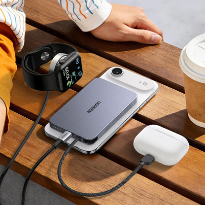 Bezprzewodowy powerbank UGREEN PB570 (75982B), 10000 mAh, 30 W, PD + FQI, 1 × Qi – 2 × USB-C, szary