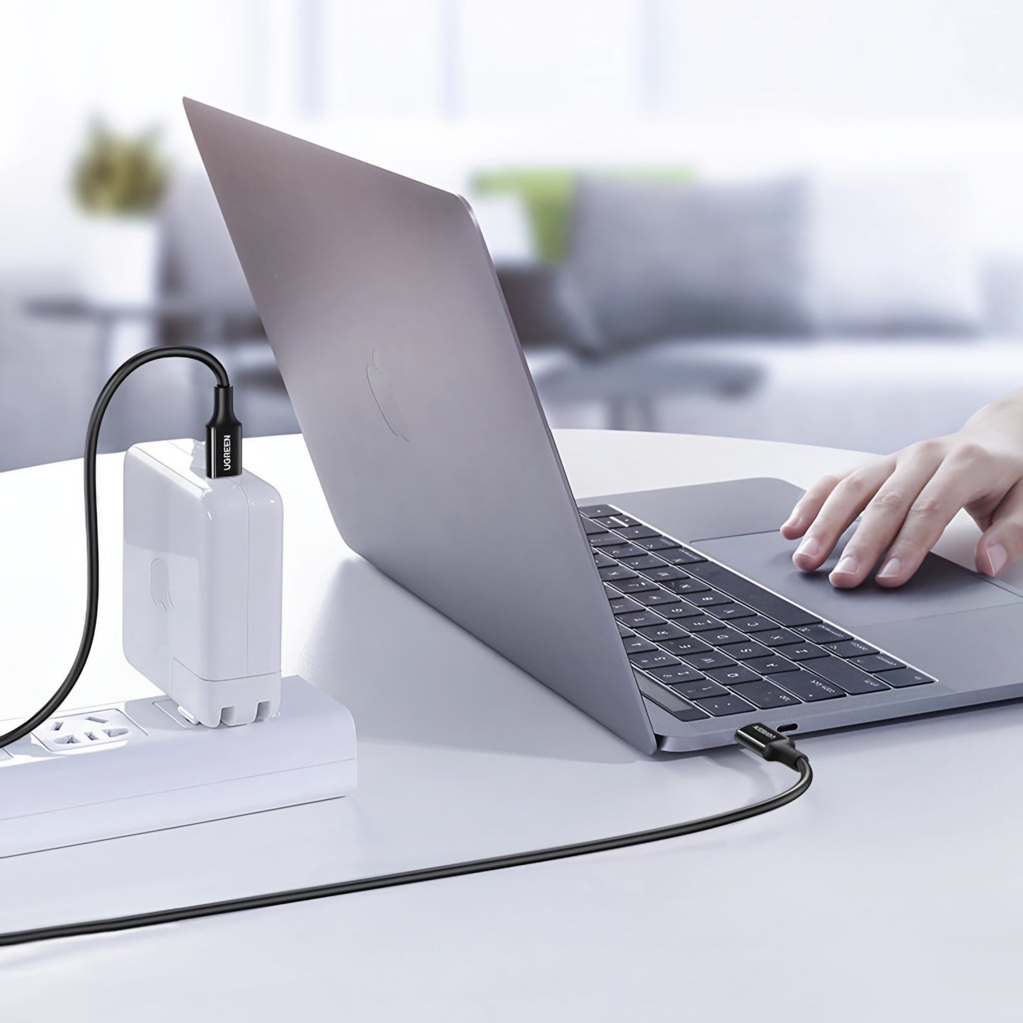 Kabel do danych i ładowania USB-C - USB-C UGREEN US300, 100W, 2m, Biały