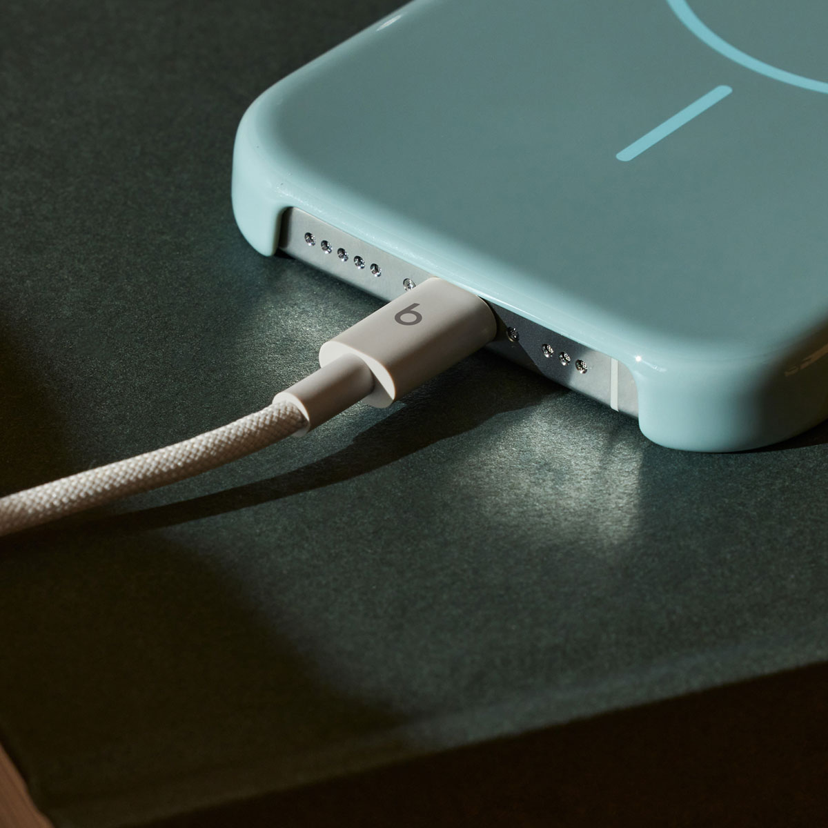 Kabel do danych i ładowania USB-C - USB-C Beats, 1,5m, Beżowy MDGD4ZM/A