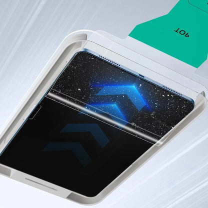 Folia ochronna ESR UltraFit na ekran dla Apple iPad (2025) / (2022), Hartowane szkło, Pełne klejenie, Zestaw 2 sztuki