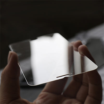 Folia ochronna na ekran Lito Classic do Apple iPhone SE (2022) / SE (2020) / 8 / 7, szkło hartowane, pełna klej, 2.5D