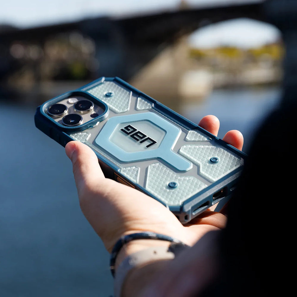Etui MagSafe dla Apple iPhone 17 Pro, Urban Armor Gear, Pathfinder Clear with Lanyard, Niebieskie