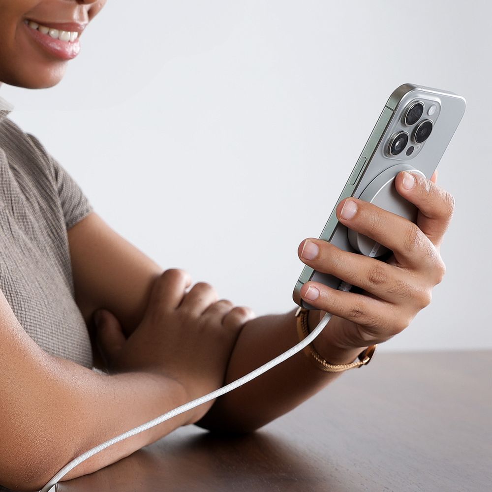 Ładowarka Sieciowa Bezprzewodowa ESR HaloLock, 15W, 1.67A, Srebrna