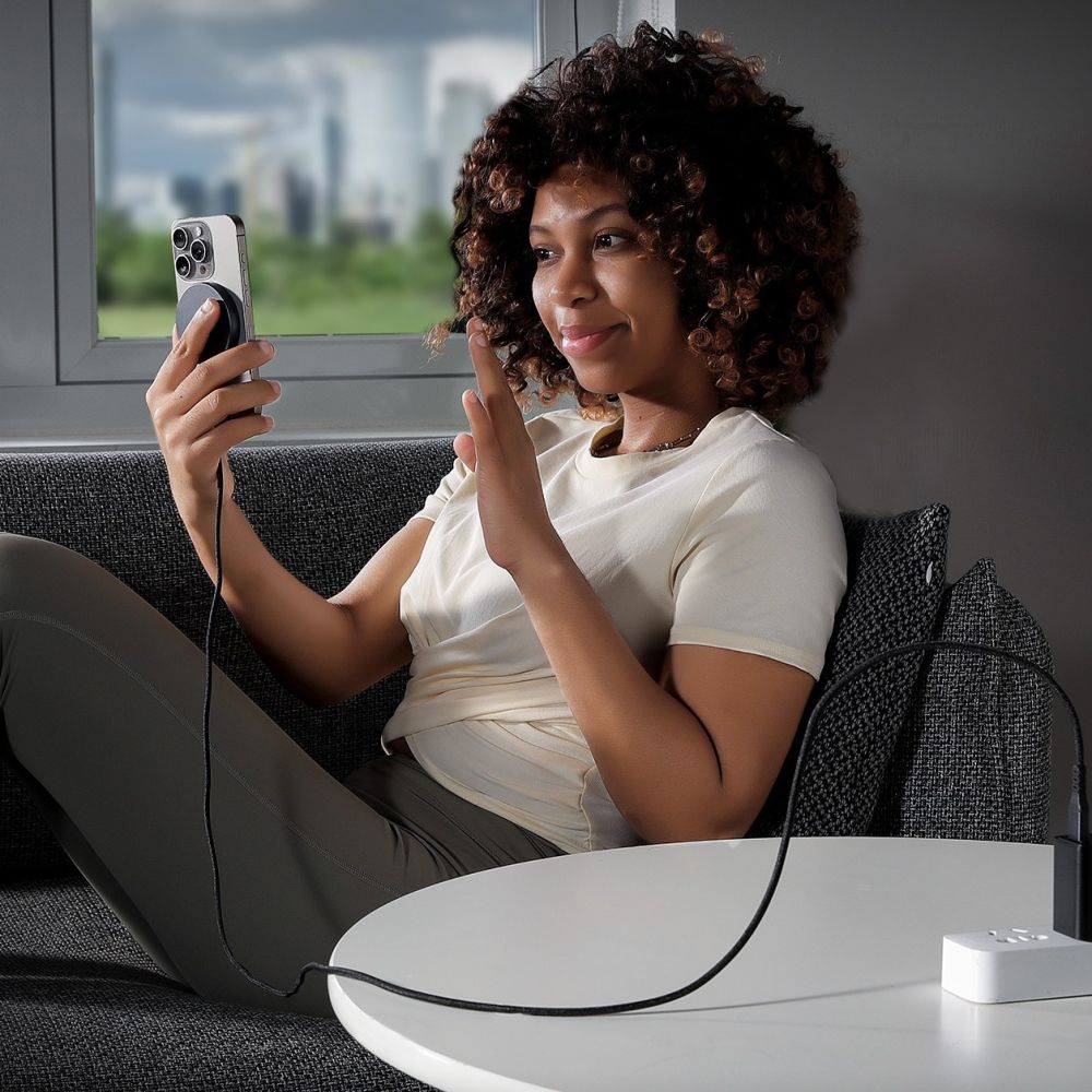 Ładowarka Sieciowa Bezprzewodowa ESR HaloLock, 15W, 1.67A, Czarna