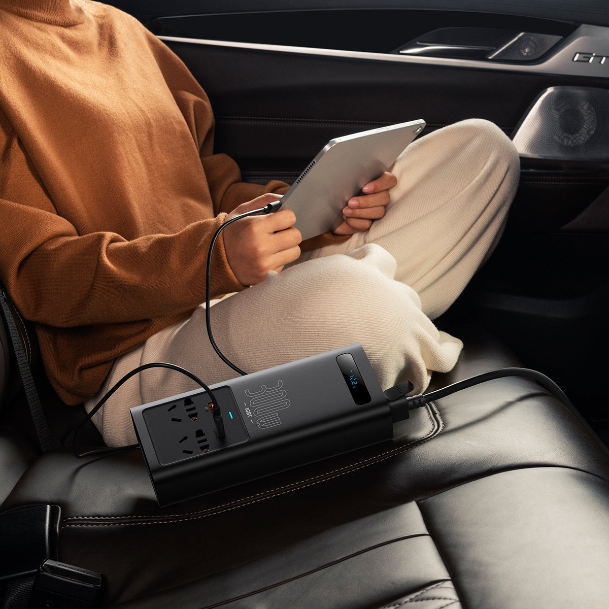 Inwerter samochodowy Baseus, 300W CGNB010101